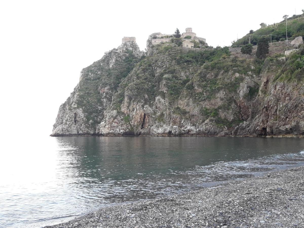 Casa Nupi Διαμέρισμα SantʼAlessio Siculo Εξωτερικό φωτογραφία
